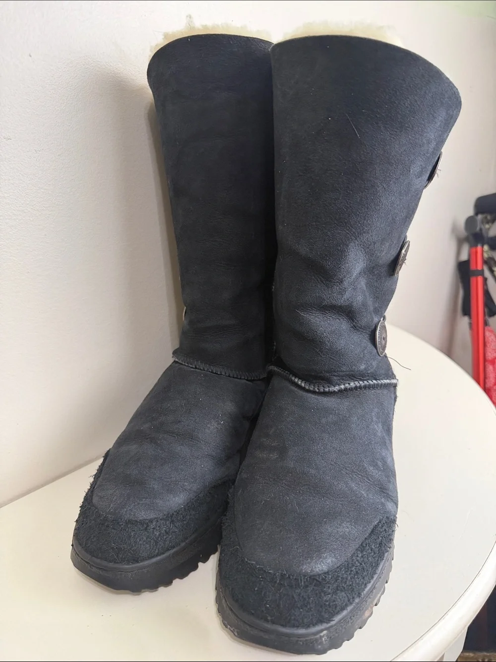 (2290) Sheepskin Downunder Black Tidal Lined Button Winter Boots, Size: 8M/10